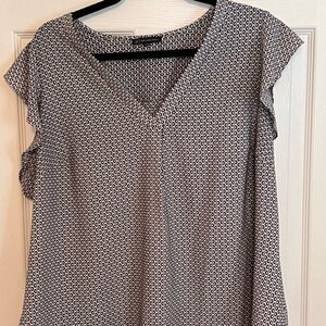 Cute lightweight top perfect for work or date night